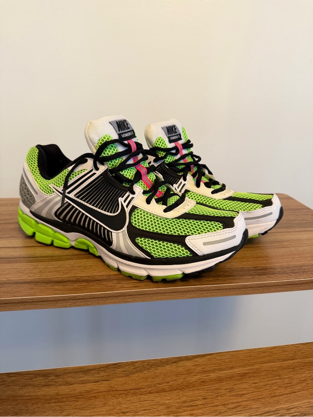 Nike Zoom Vomero 5 green white 11.5